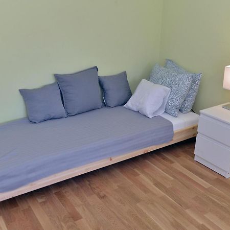 Affordable And Newly Renovated 1-Bedroom Apartment คราลเยโว ภายนอก รูปภาพ