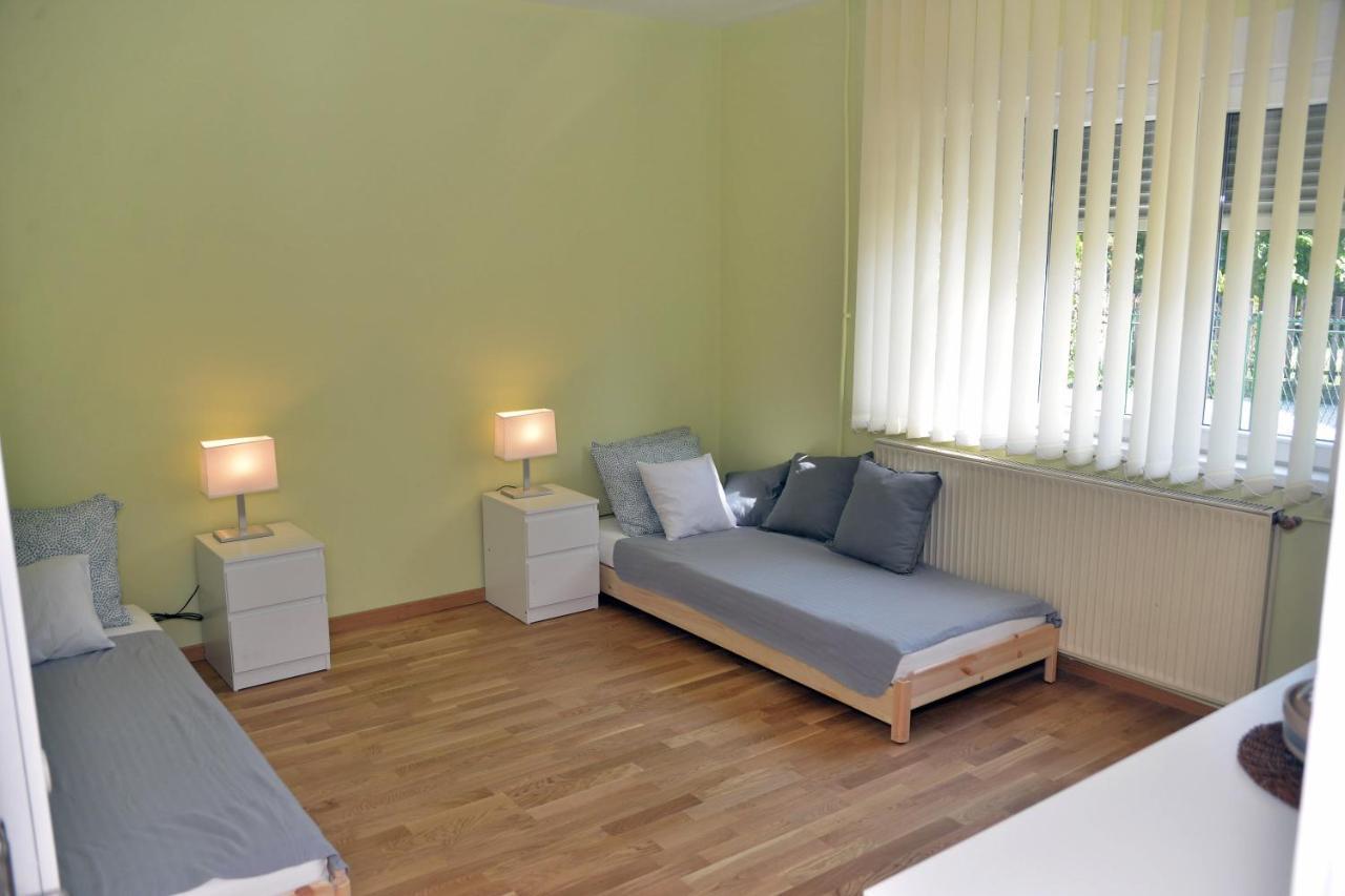 Affordable And Newly Renovated 1-Bedroom Apartment คราลเยโว ภายนอก รูปภาพ